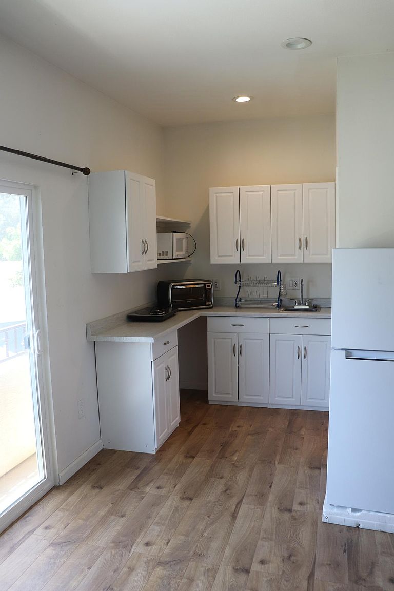 633 Adobe Cir