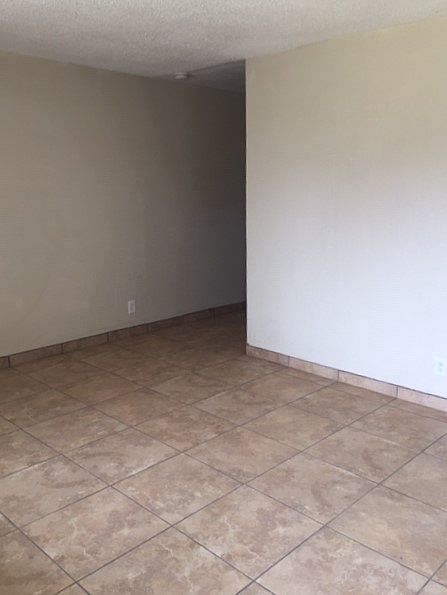 2139 W Glenrosa Ave #2 photo 3