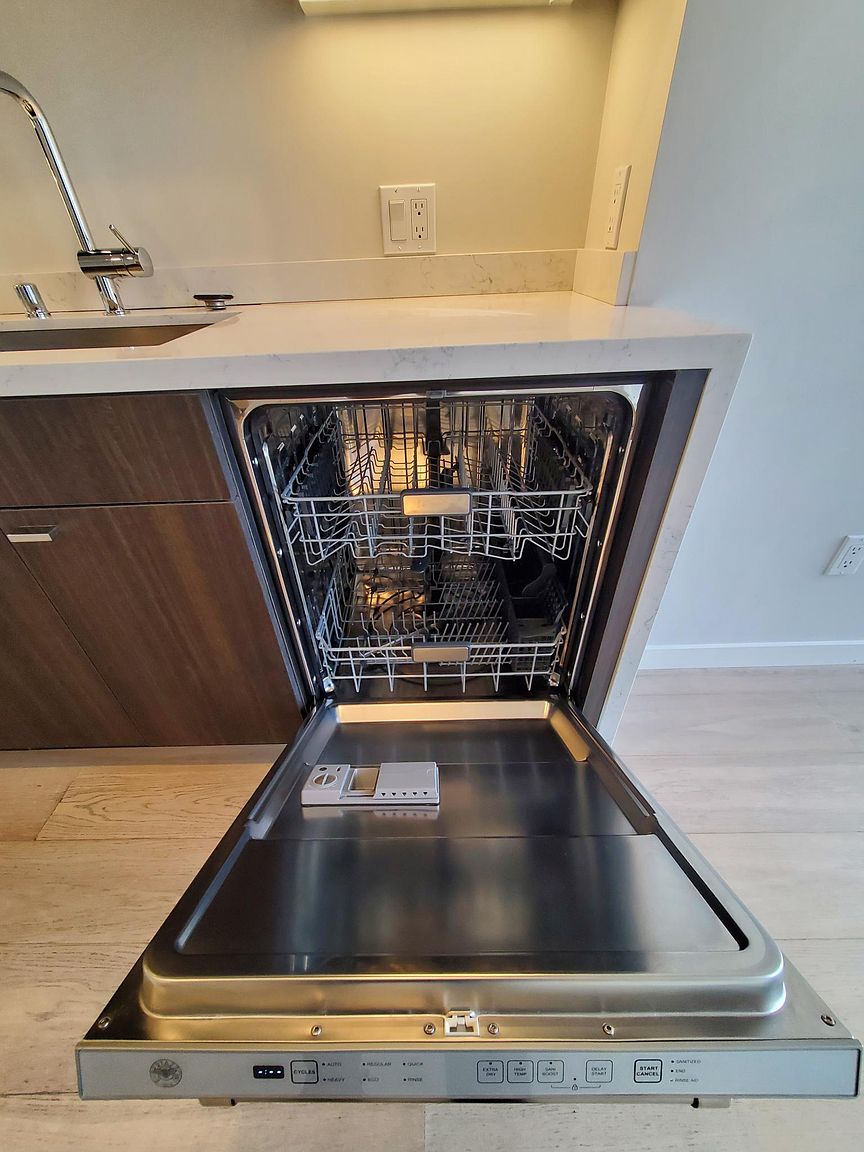 1BR/2BA Apartment on Harrison St · San Francisco photo 5