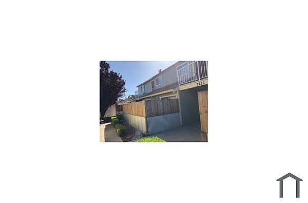 7226 Fresno St Oakland, CA 94605 photo 3