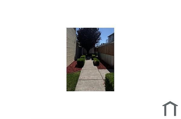 7226 Fresno St Oakland, CA 94605 photo 5