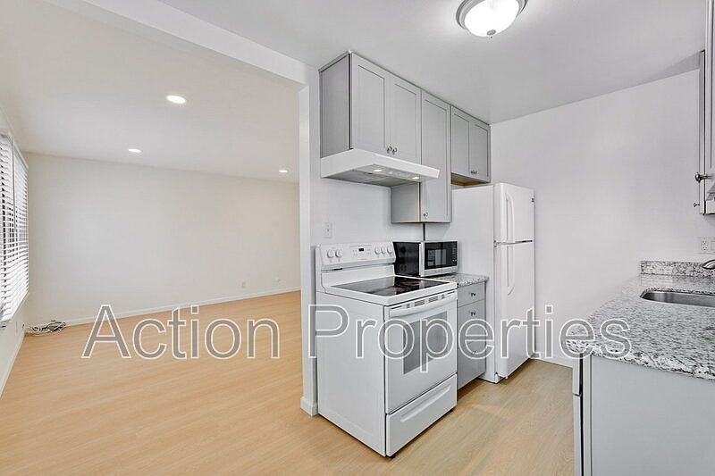 709 6th Ave