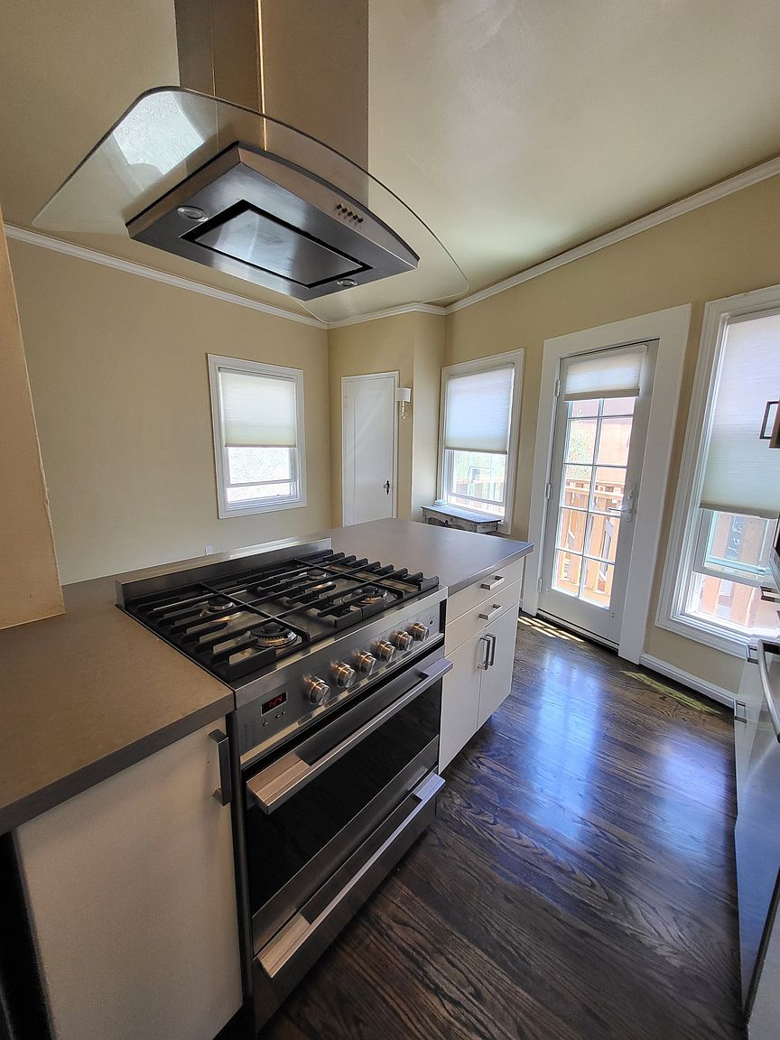 2BR/1BA Apartment · Berkeley photo 2