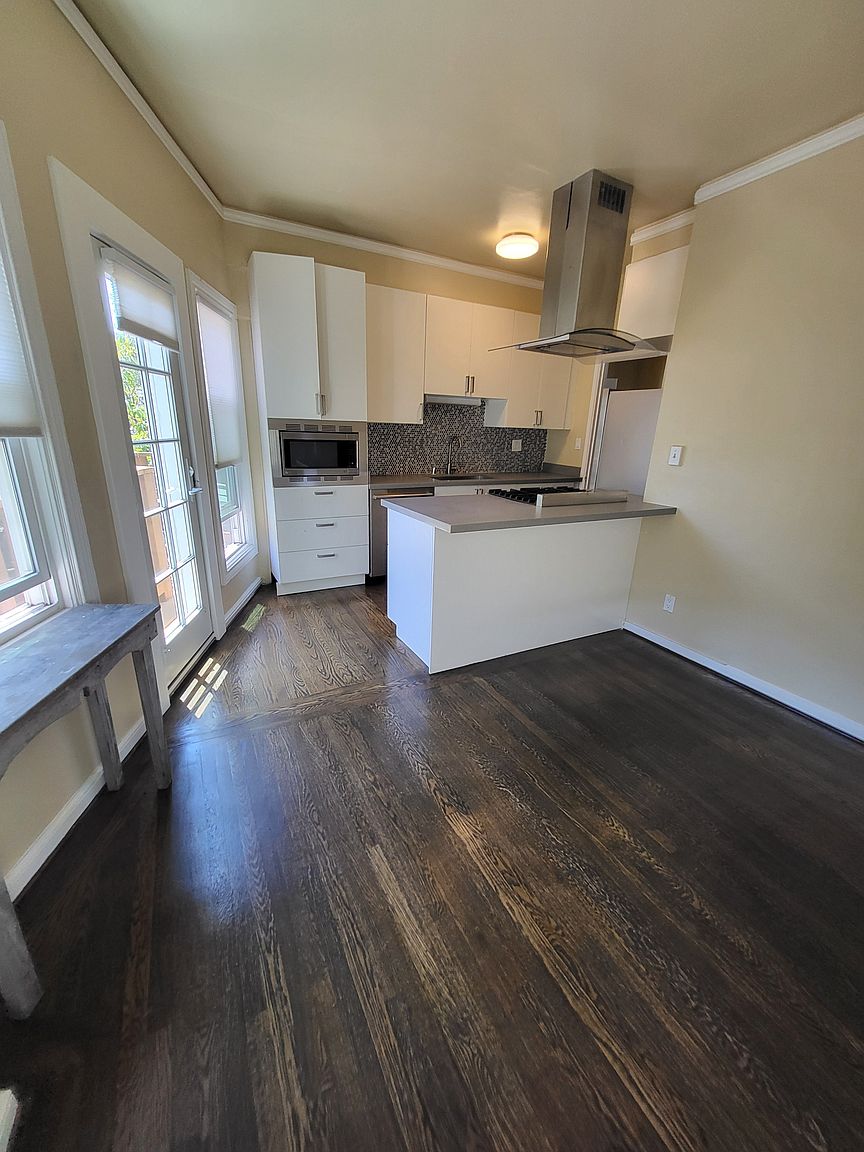 2BR/1BA Apartment · Berkeley photo 4