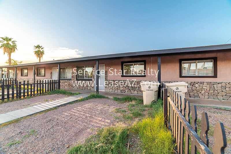 5460 W Palmaire Ave Glendale, AZ 85301 photo 3