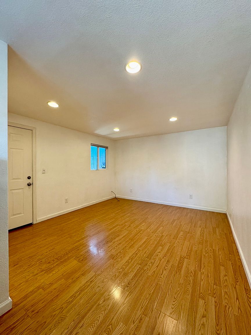 Apartments on Irving Ave · San Jose photo 2