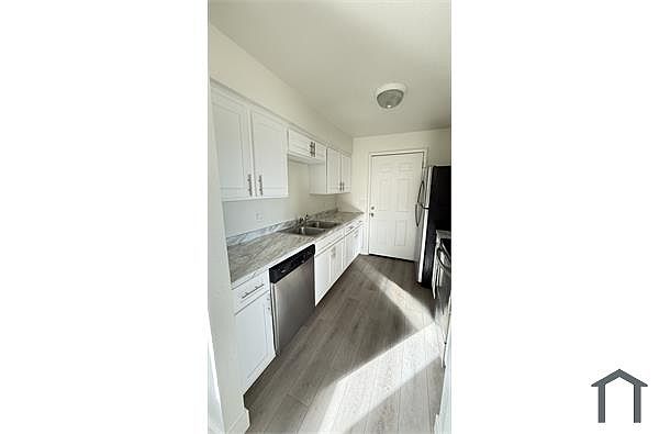 1951 E Don Carlos Ave #102 photo 2