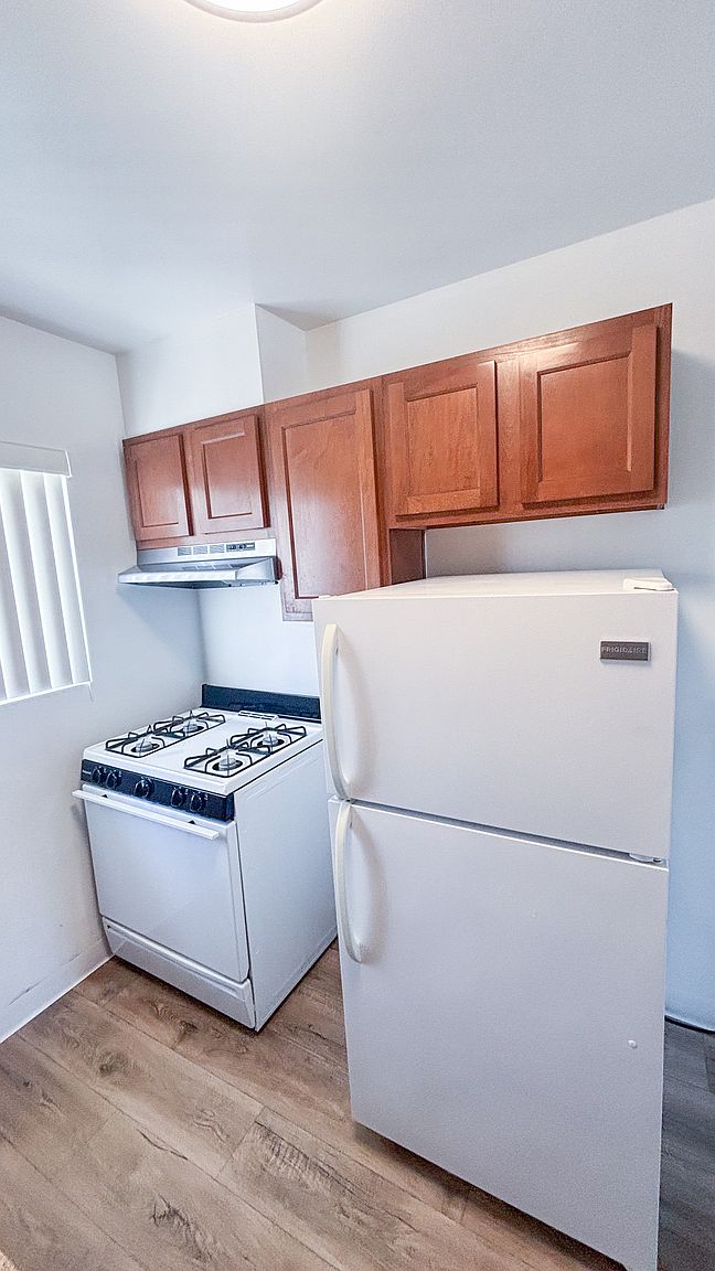 4390 Rosebud Ln photo 3