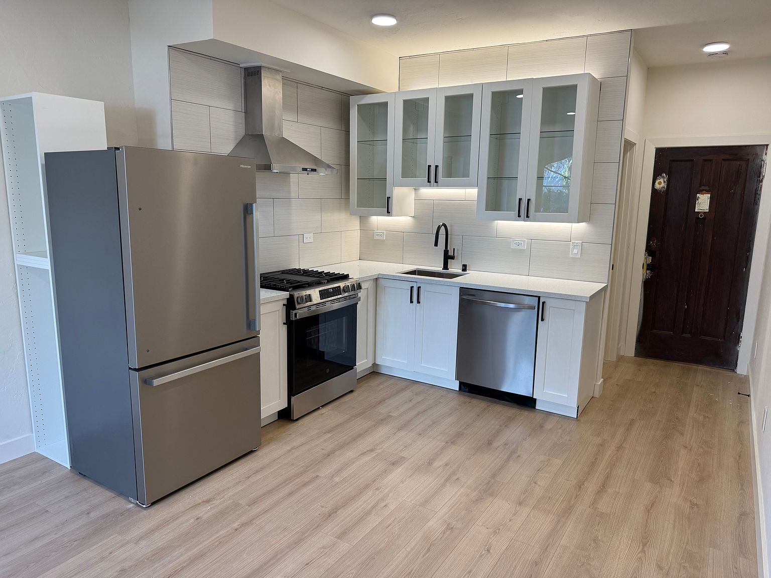 410 Fairmount Ave photo 2