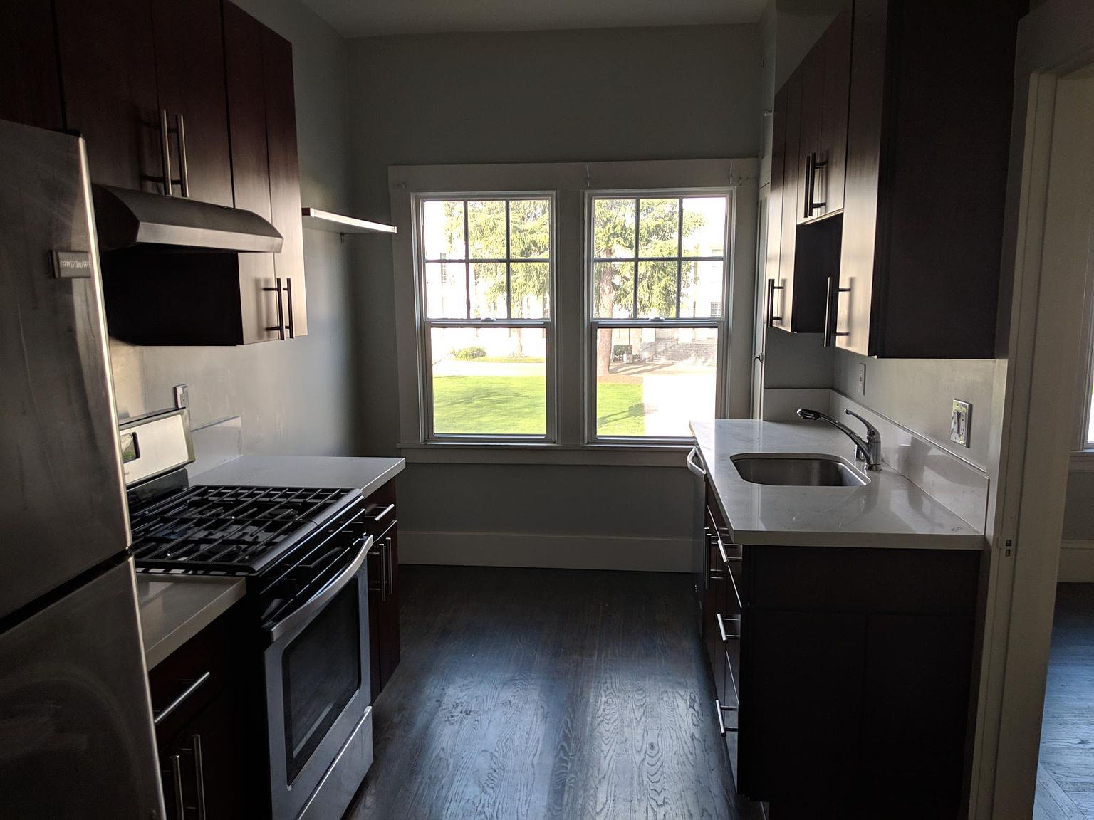 4344 Broadway photo 4
