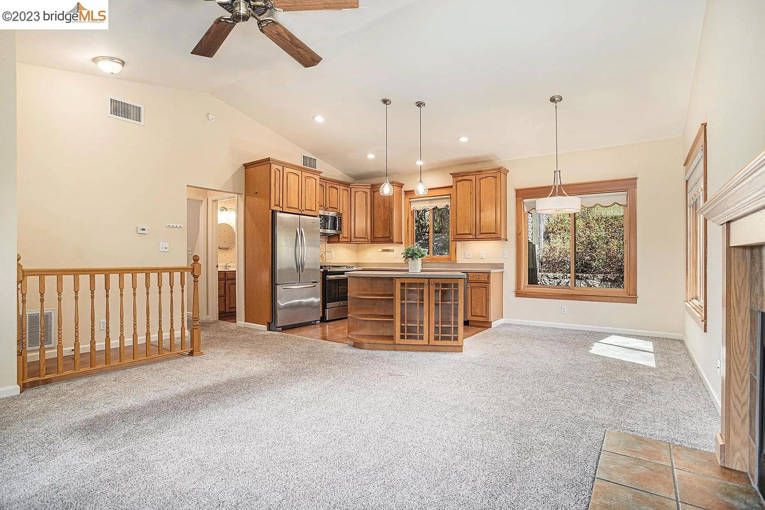 1656 Green Valley Rd photo 3