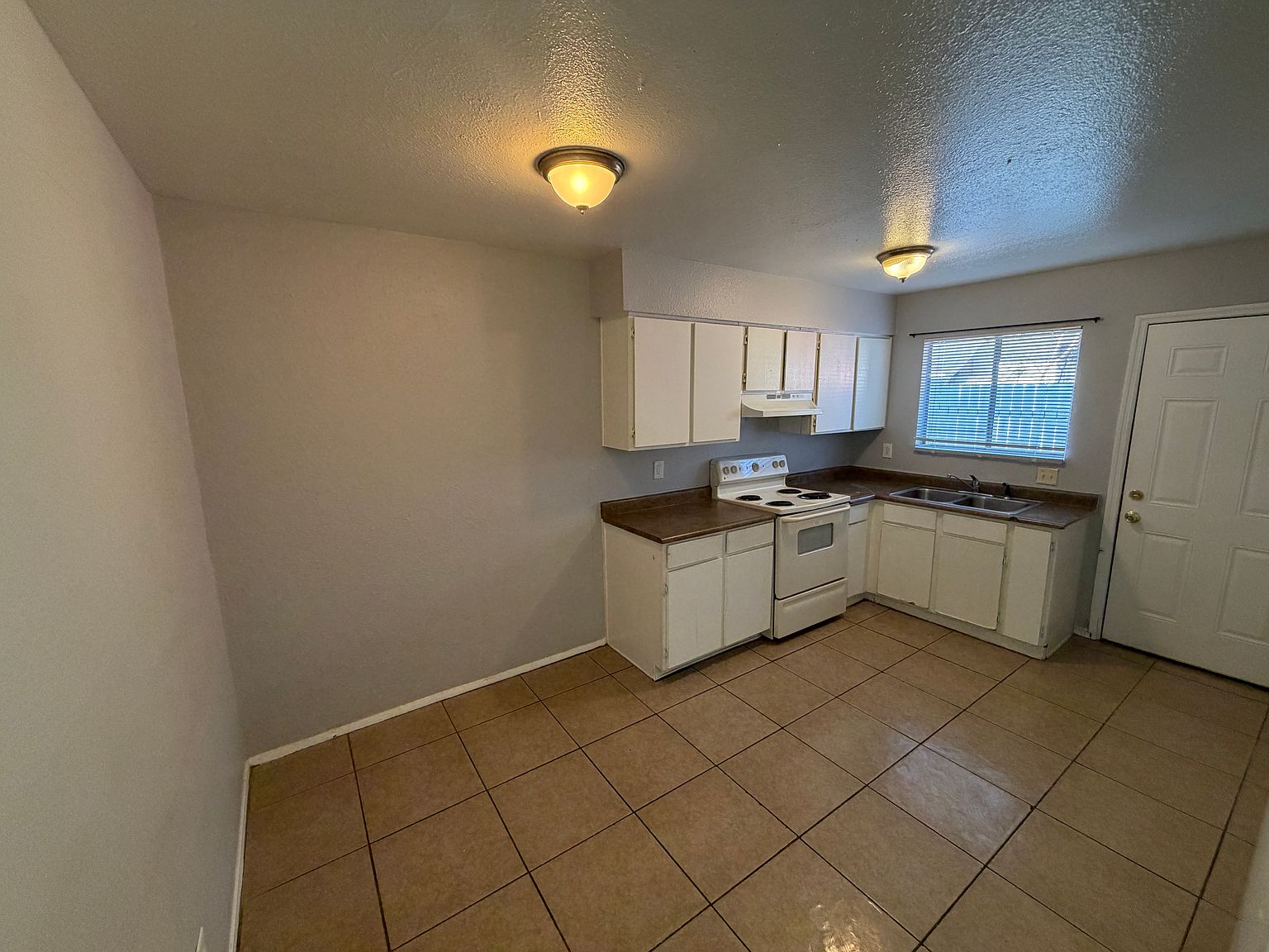 1009 East Commonwealth Avenue photo 5