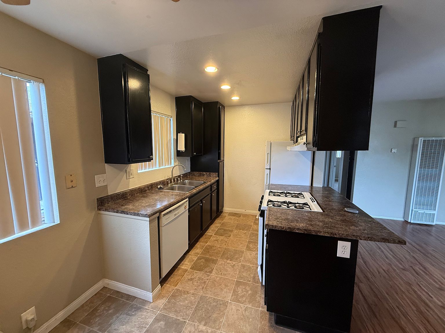 12369 Lakeshore Dr photo 5