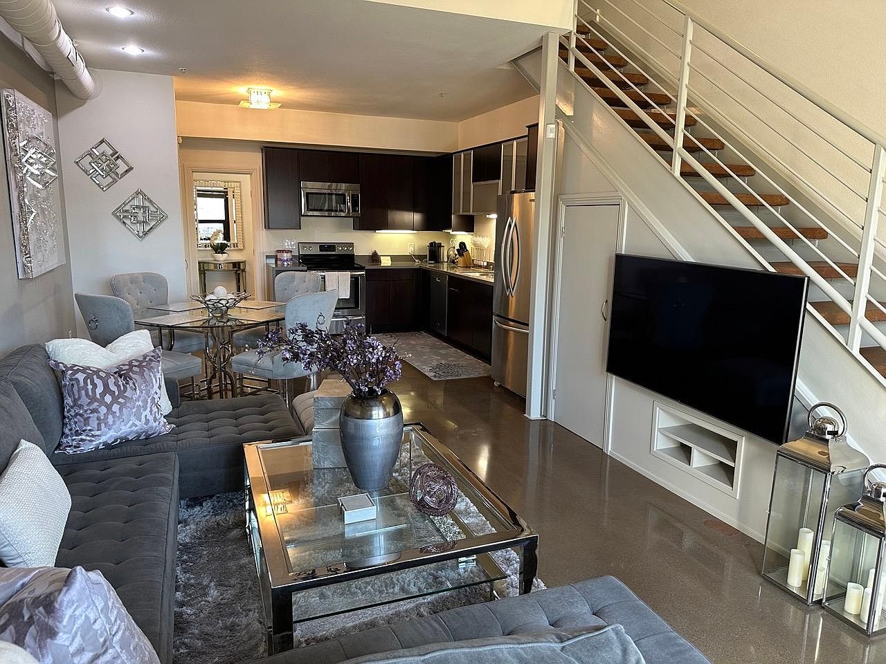 Modern Condo at The Lofts on The Alameda photo 2