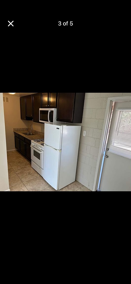 1122 E Maryland Ave #9 photo 3
