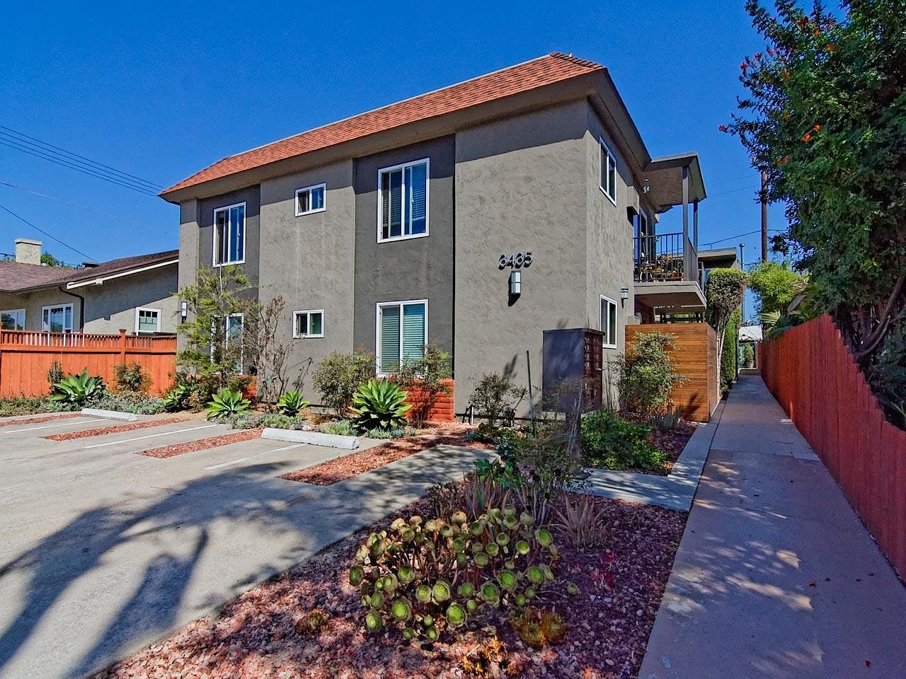 3435 Grim Ave photo 2