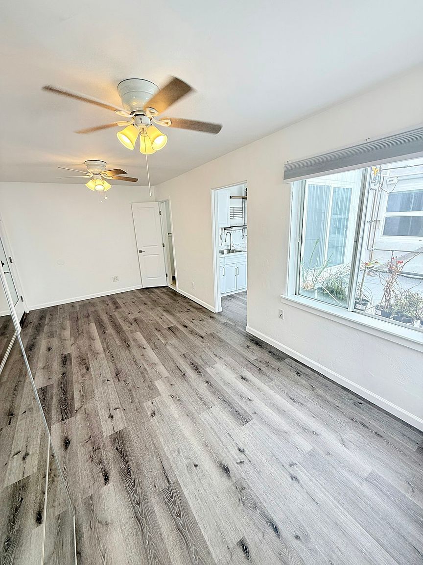 732 Ventura Pl photo 4