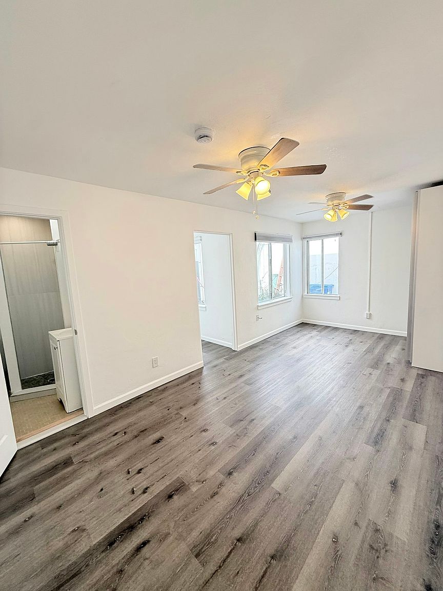 732 Ventura Pl photo 3
