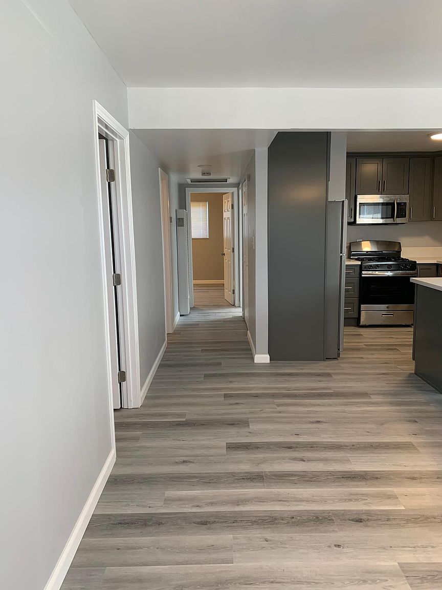 5972 Streamview Dr photo 3