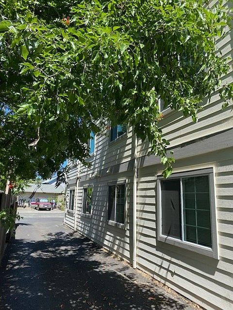 426 Even St photo 2
