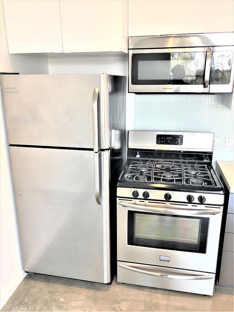 205 photo 2