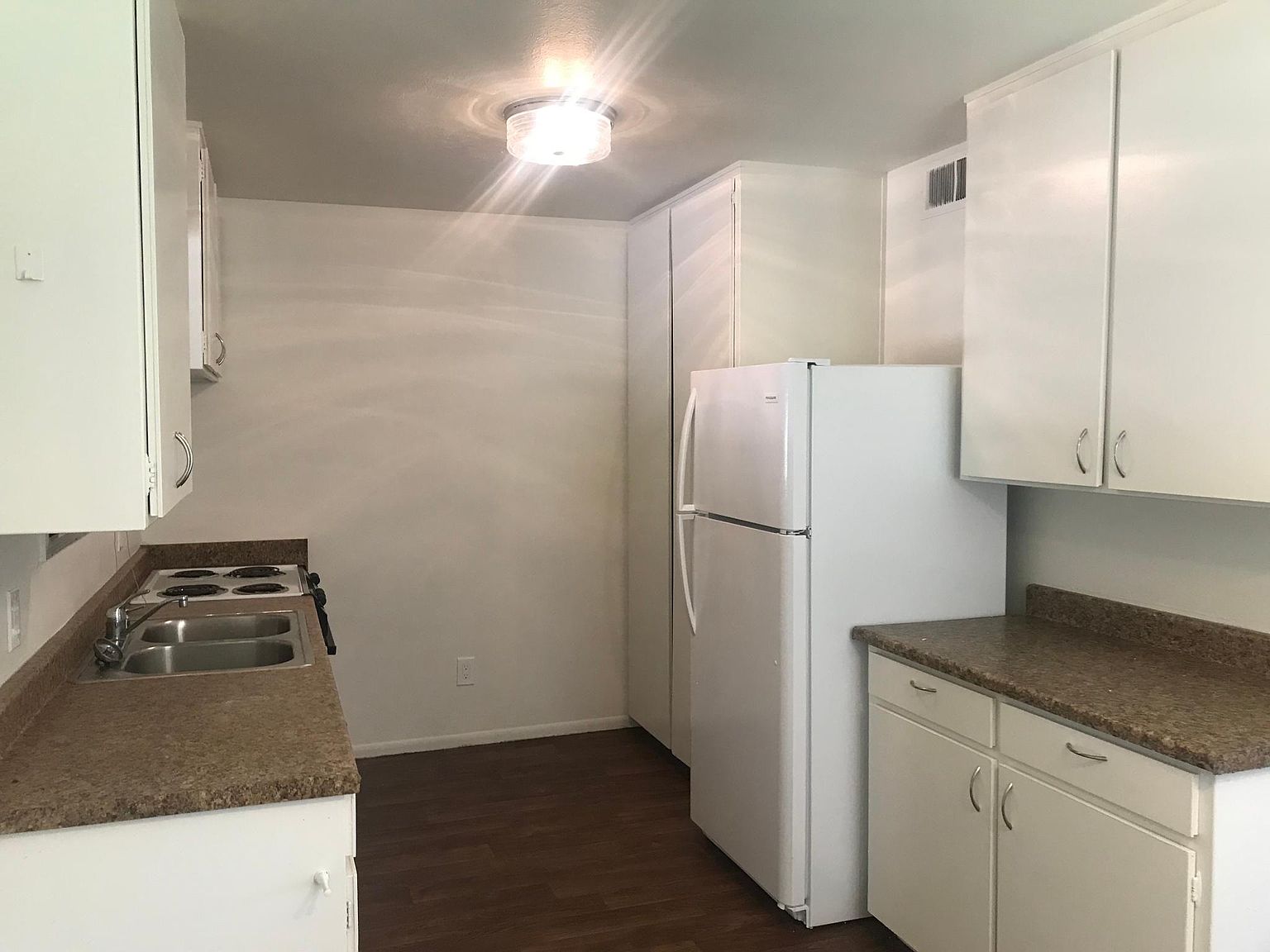 914 W Glendale Ave photo 3