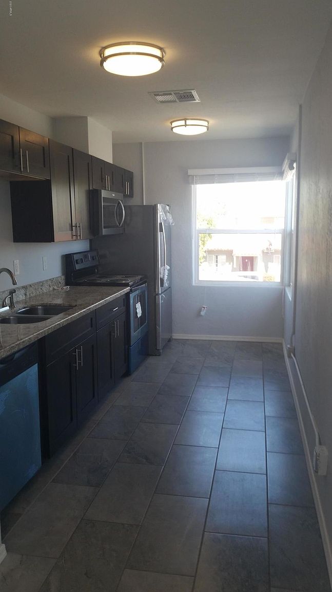 1602 W McDowell Rd Unit 202 photo 2