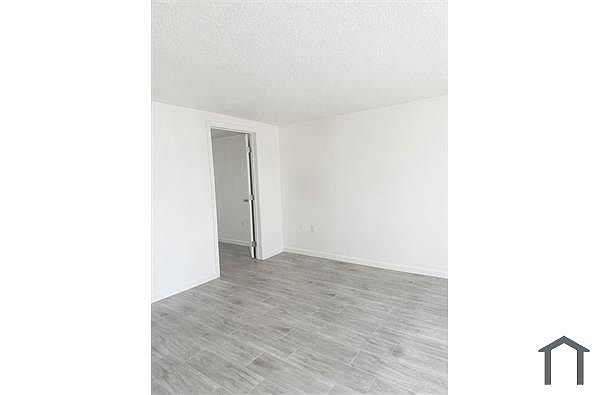 721 W Cheryl Dr photo 4