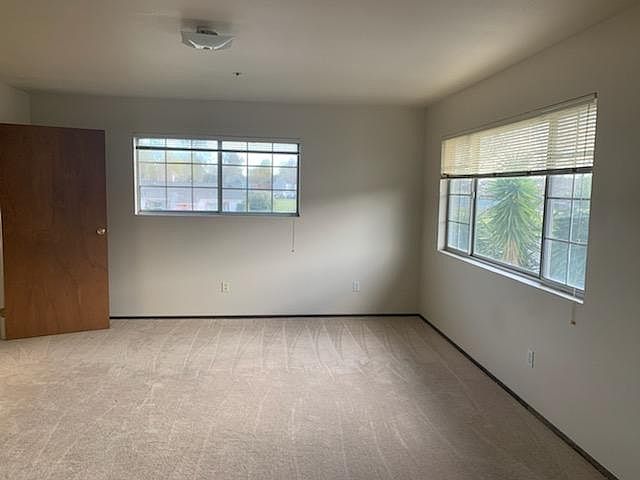 1025 E Cotati Ave photo 4