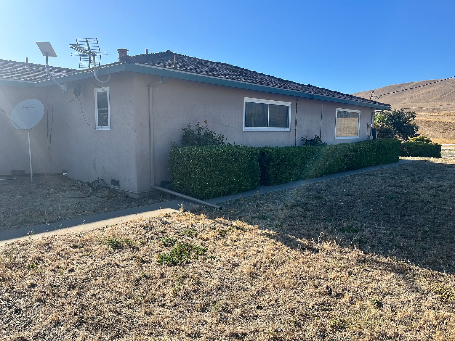 4660 Pacheco Pass Hwy photo 2