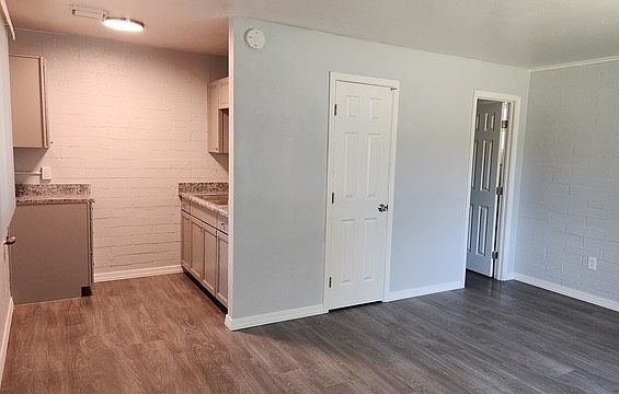 2645 W Morten Ave Phoenix, AZ 85051 photo 2