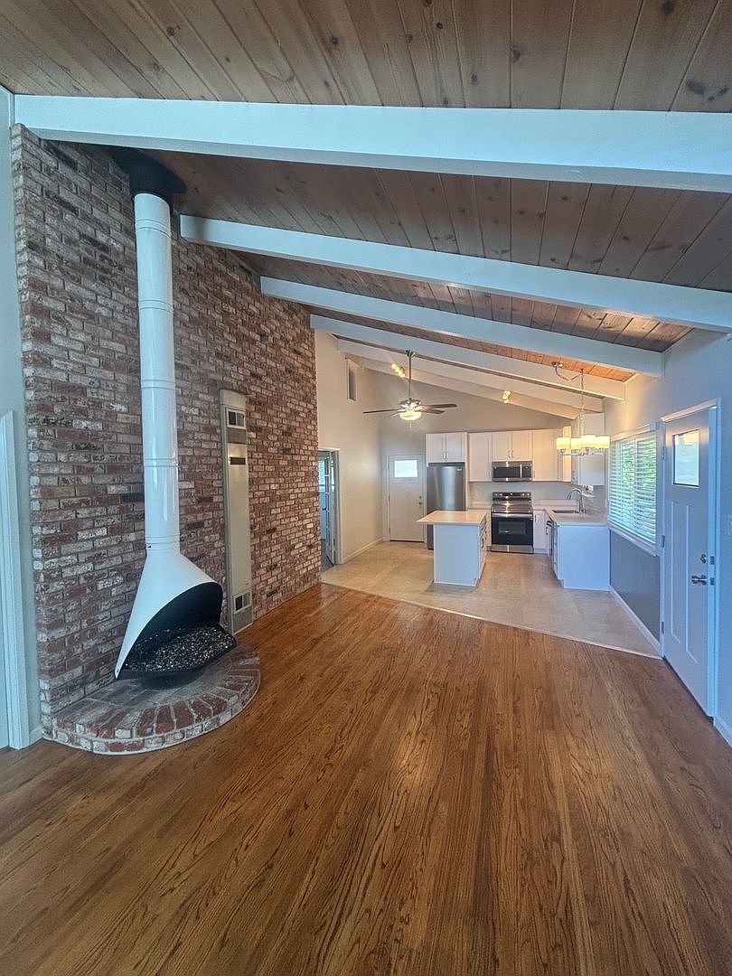 1751 4th St photo 2