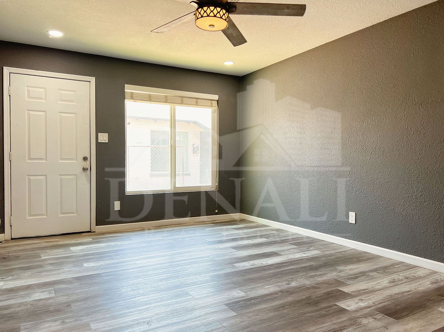 2726 E Willetta St Phoenix, AZ 85008 photo 2