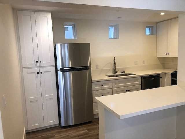 1 beds  1.0 baths photo 3
