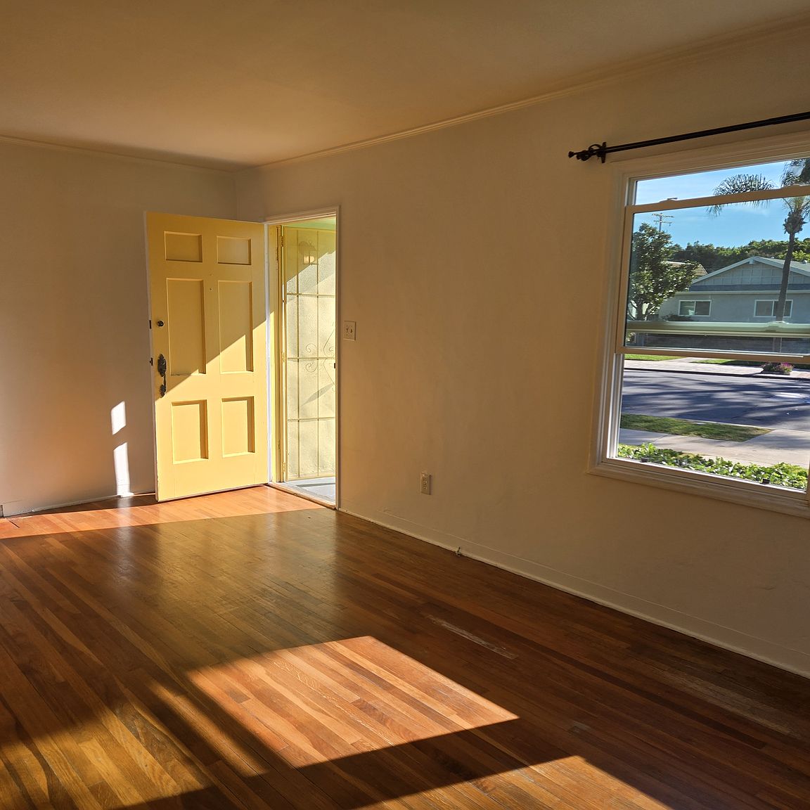 418 Pomona Ave photo 4
