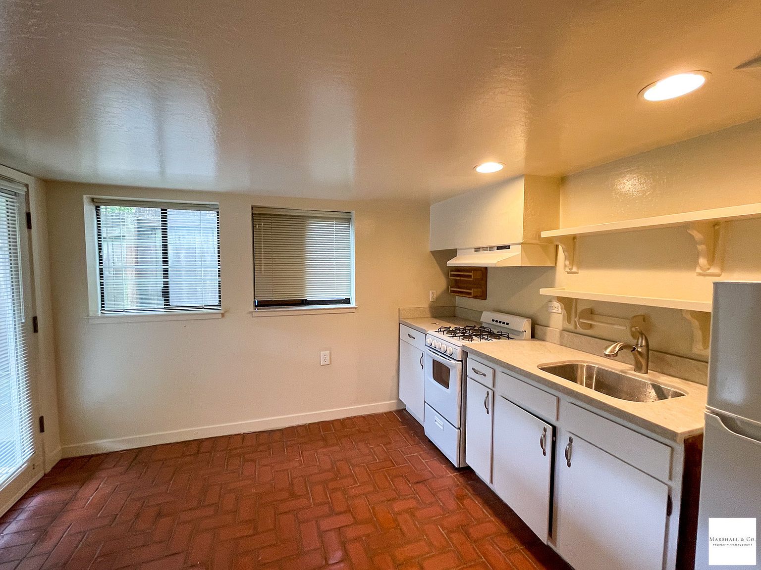 112 West St photo 2