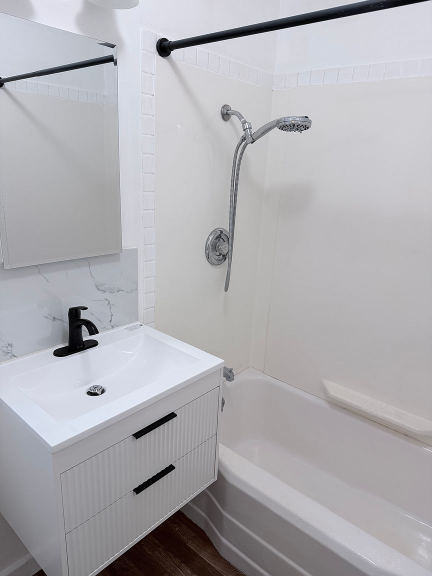 516 Claydelle Ave photo 4