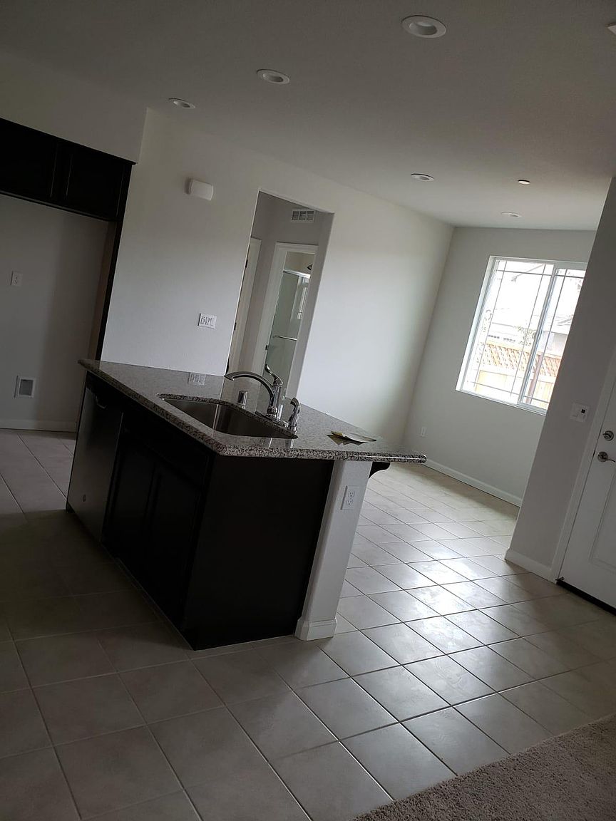 1416 S Hart Dr photo 4