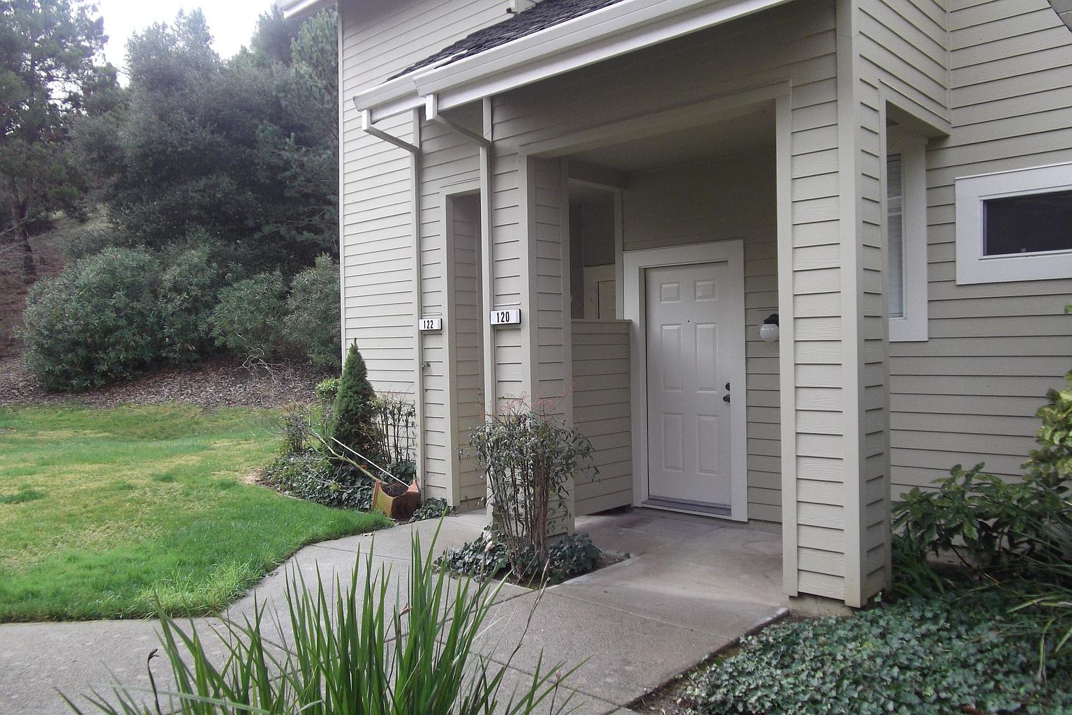 12 Whaler Cir