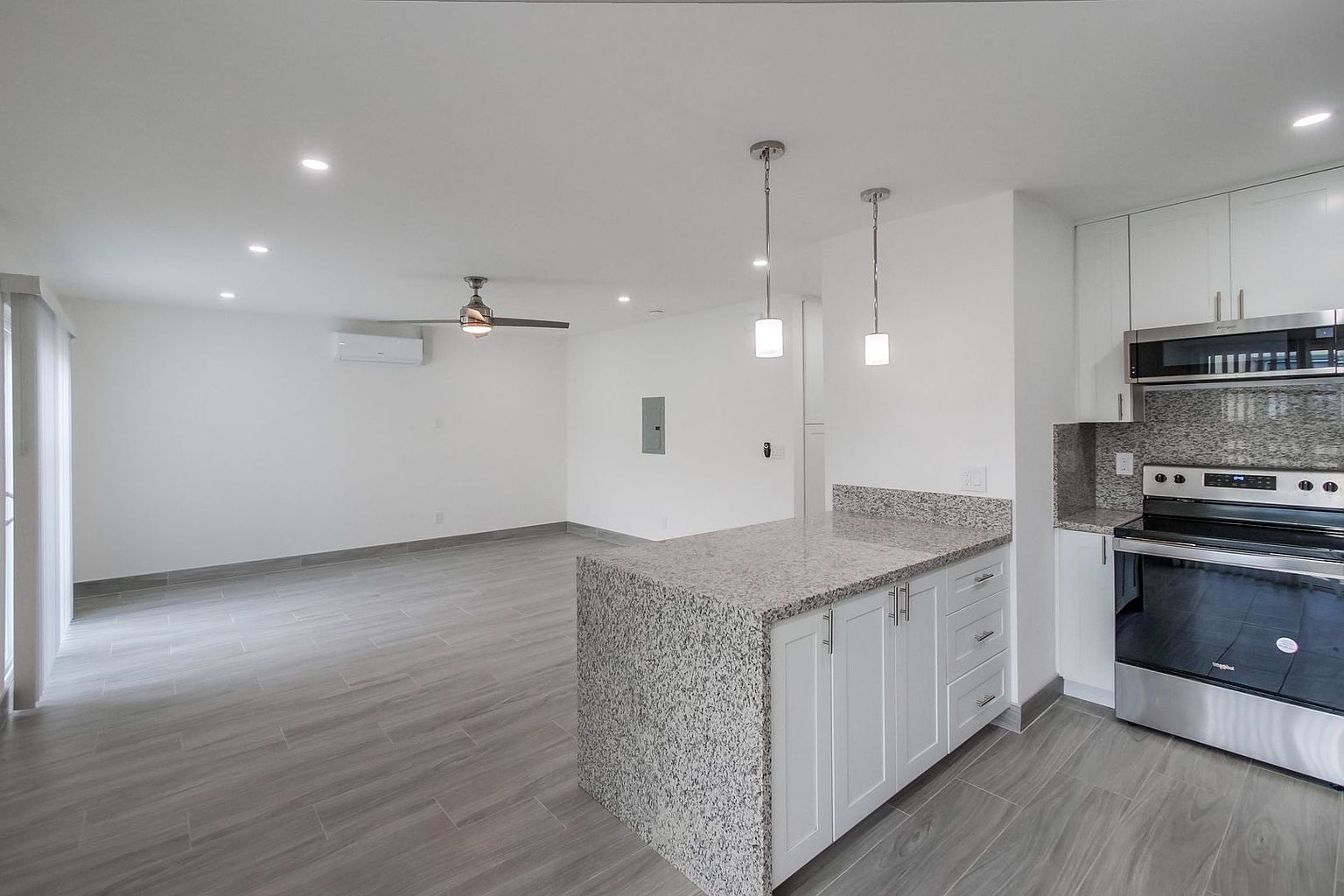3603 King St photo 2