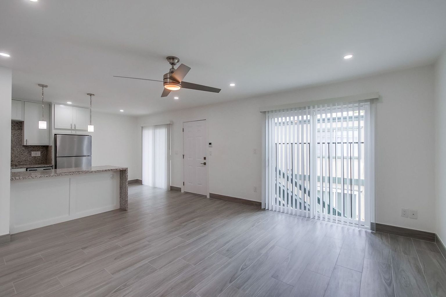 3603 King St photo 5
