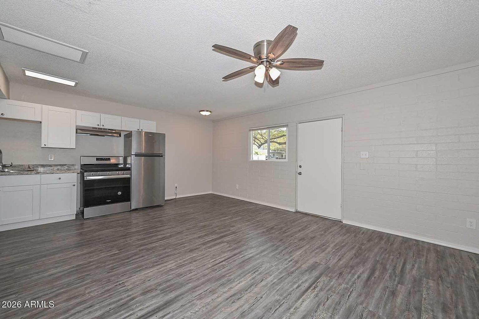730 E Siesta Dr photo 3
