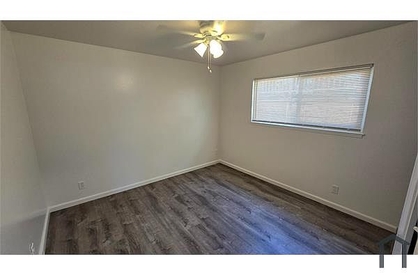 2334 Bonar St photo 4