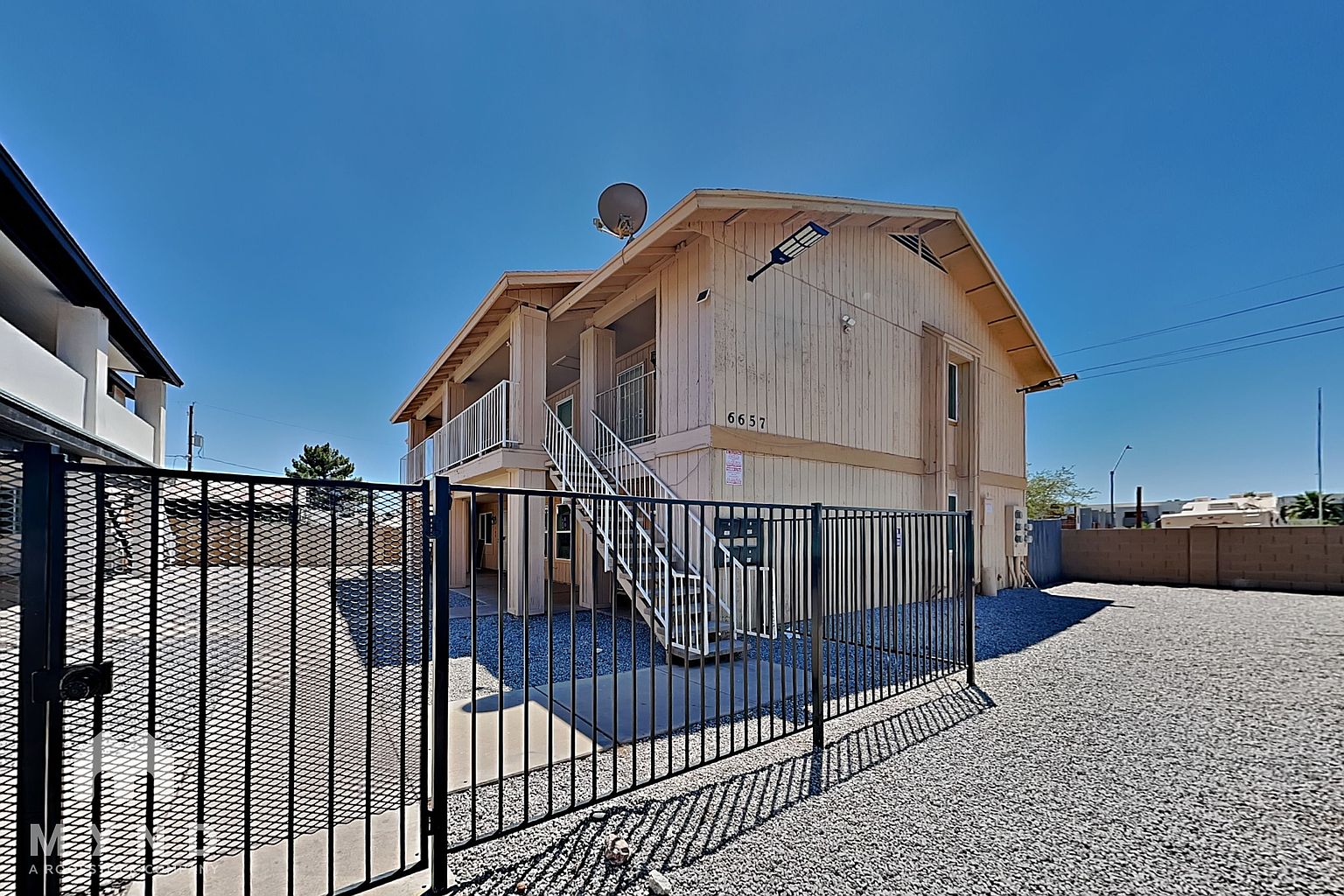 6657 W Ocotillo Rd Glendale, AZ 85301 photo 2