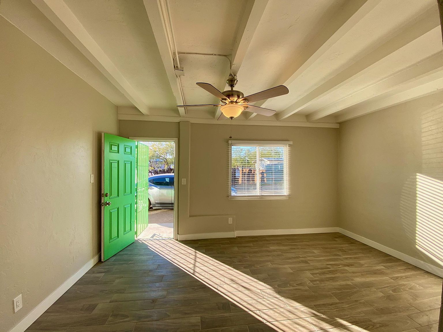 1620 E Palm Ln photo 3
