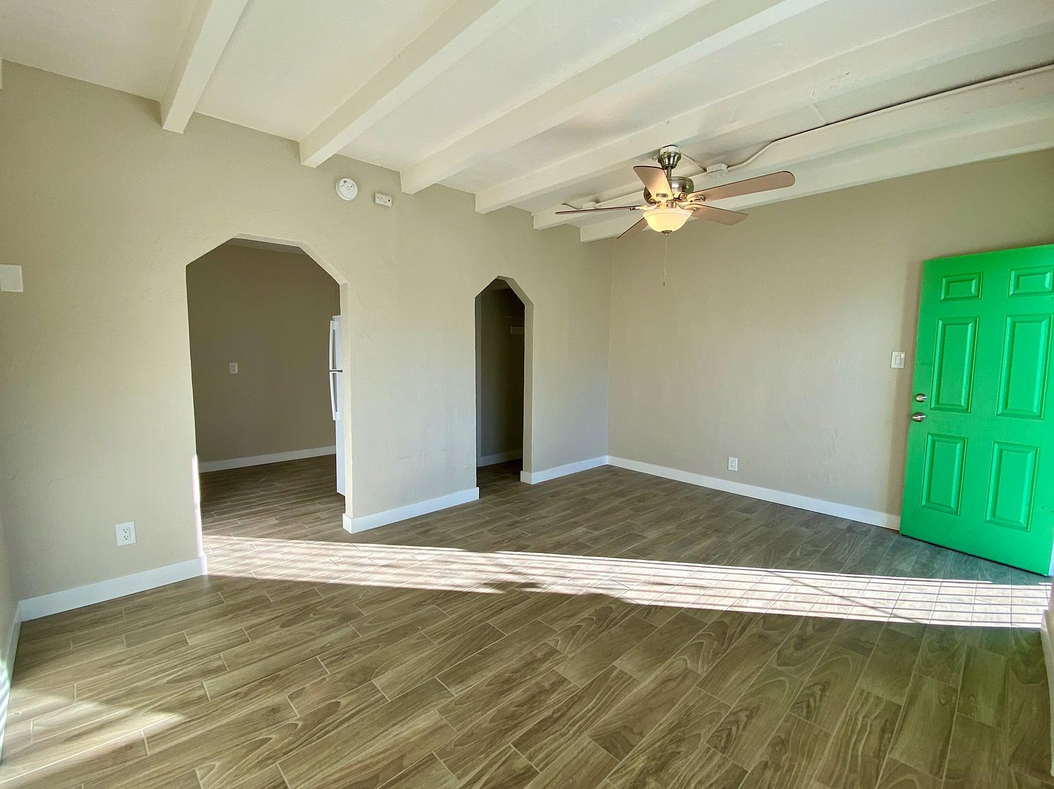 1620 E Palm Ln photo 2