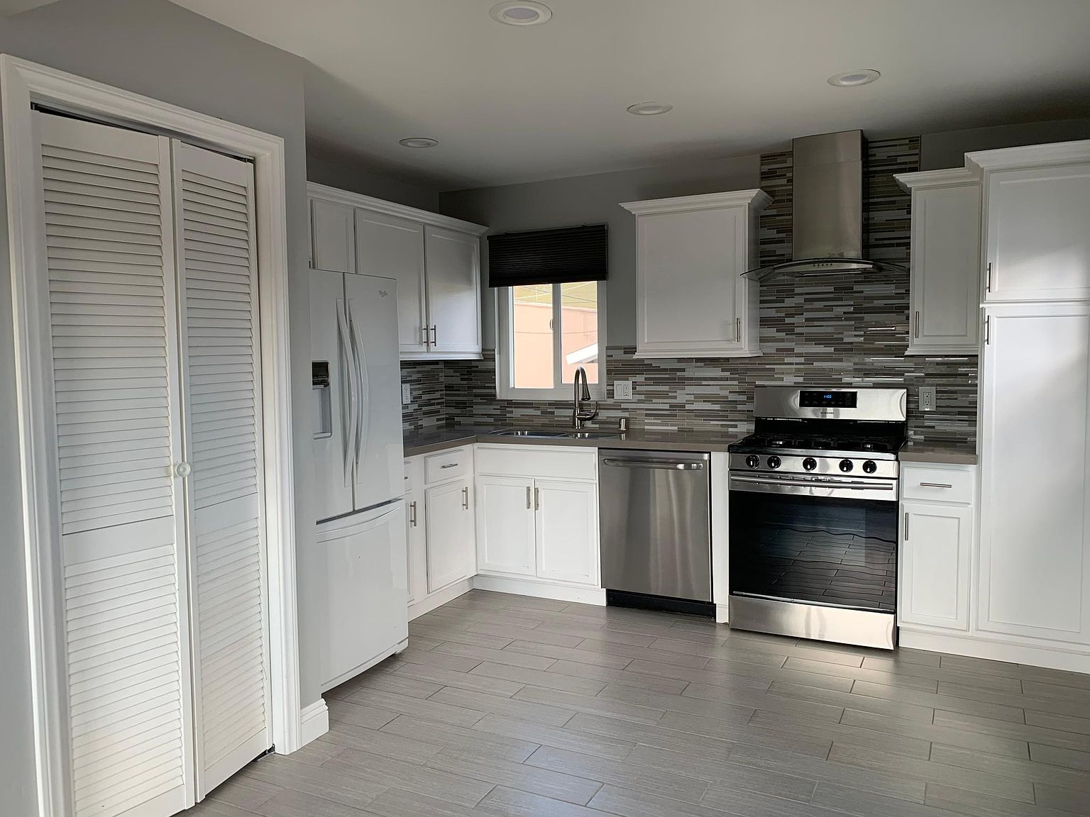 3224 F St photo 3