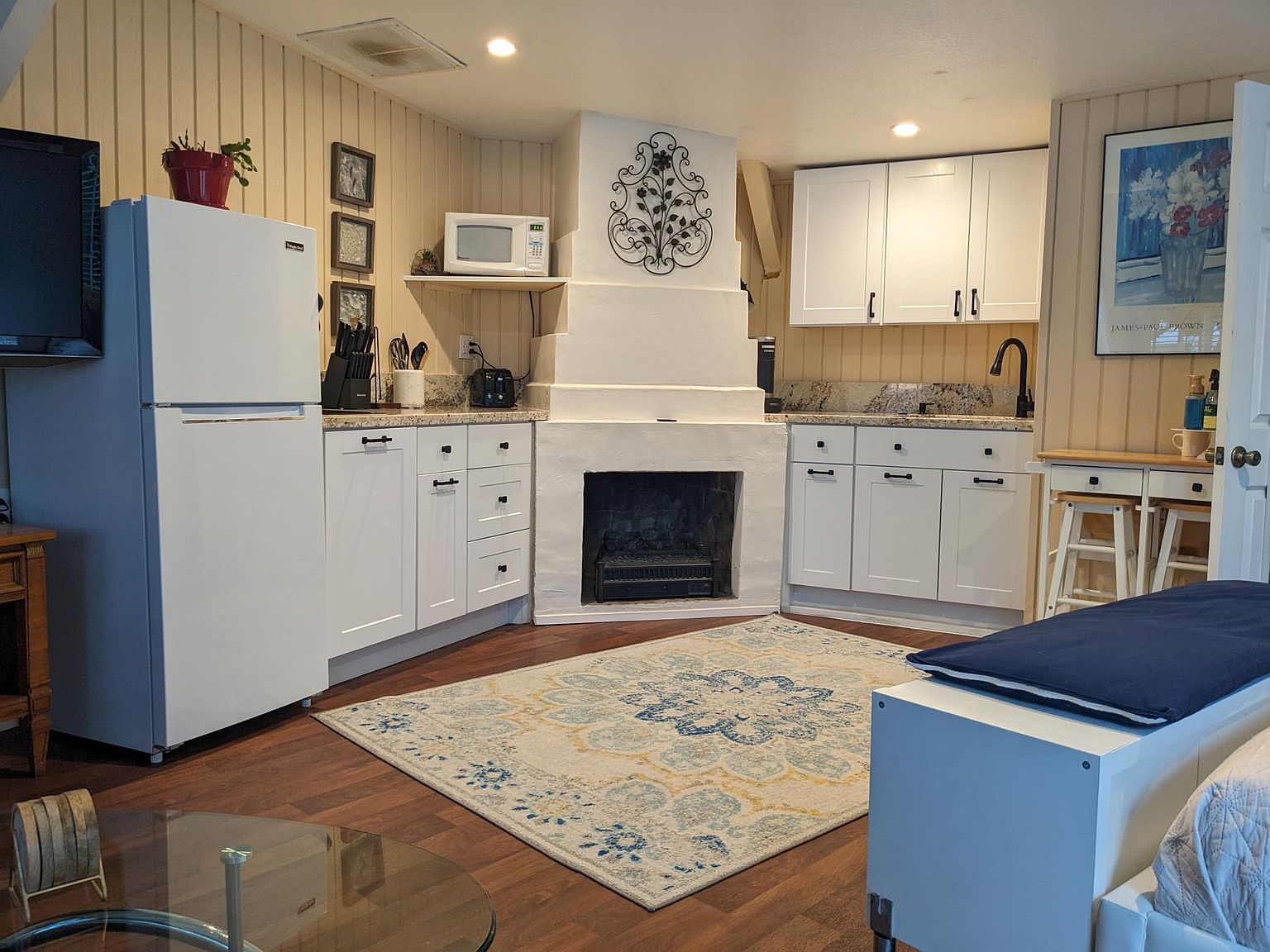1339 Gertrude St photo 3