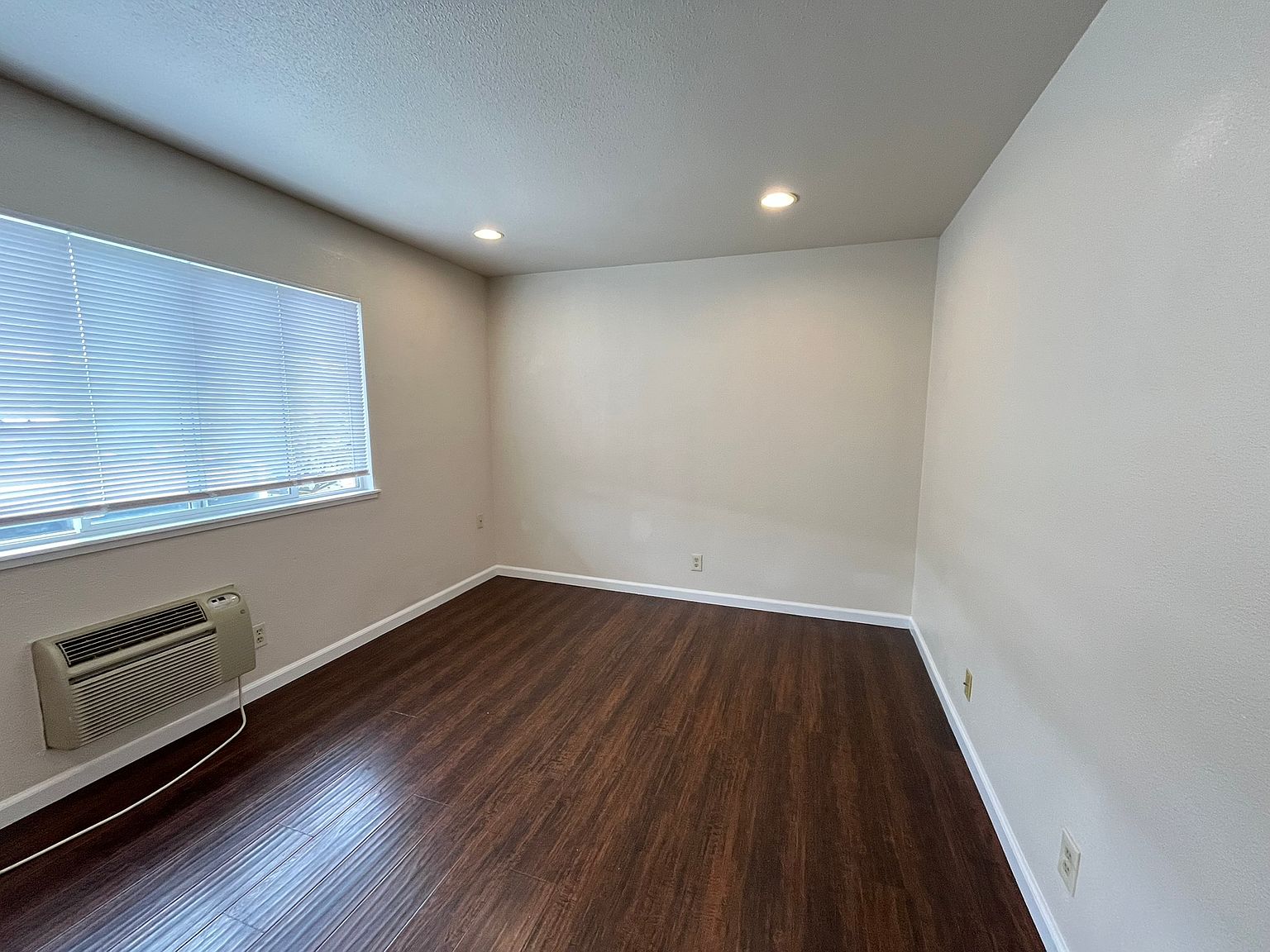 1120 Yulupa Ave photo 5