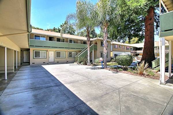 858 Coleman Ave photo 3